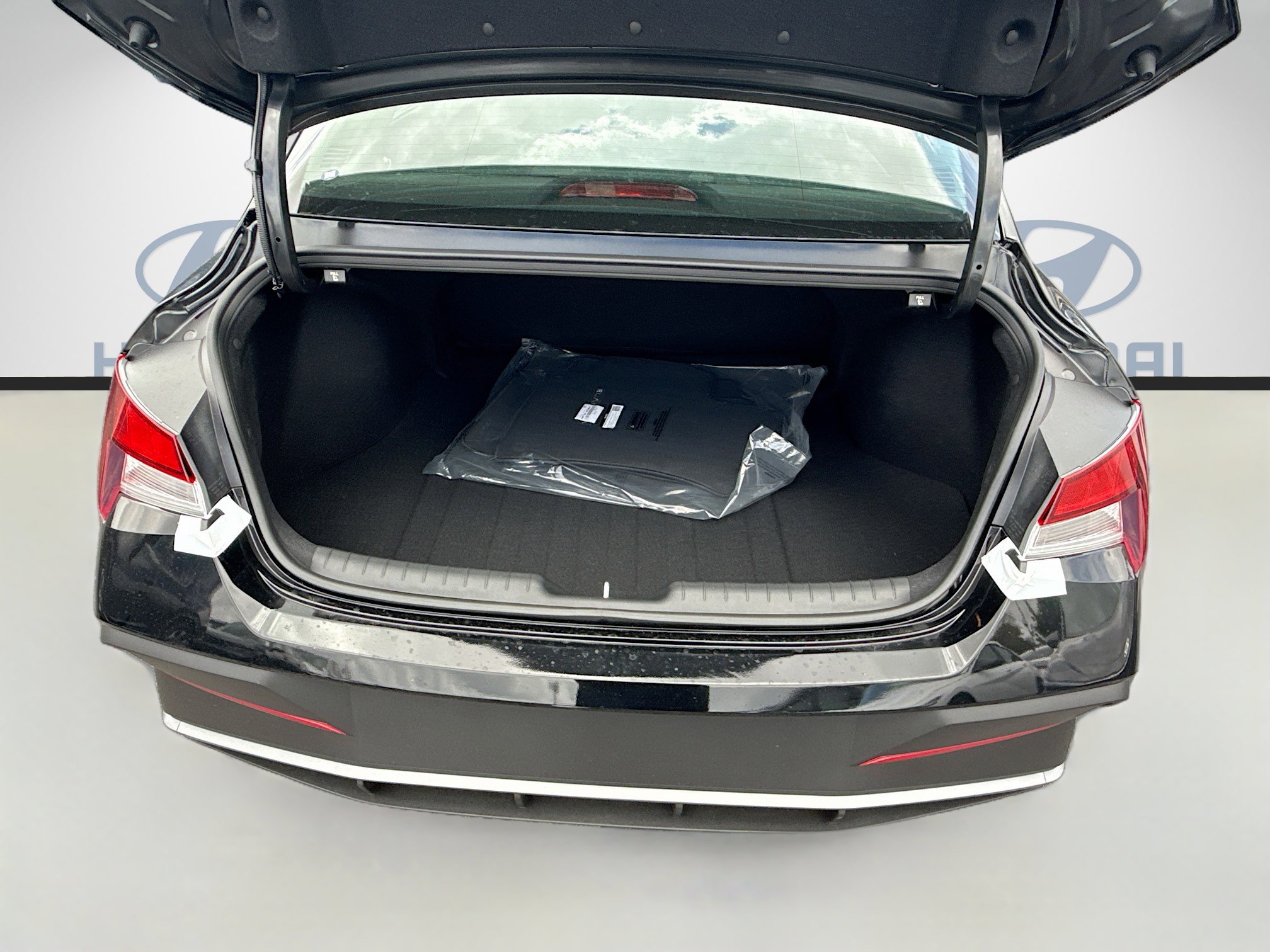 New 2026 Hyundai Elantra SE FWD image 18