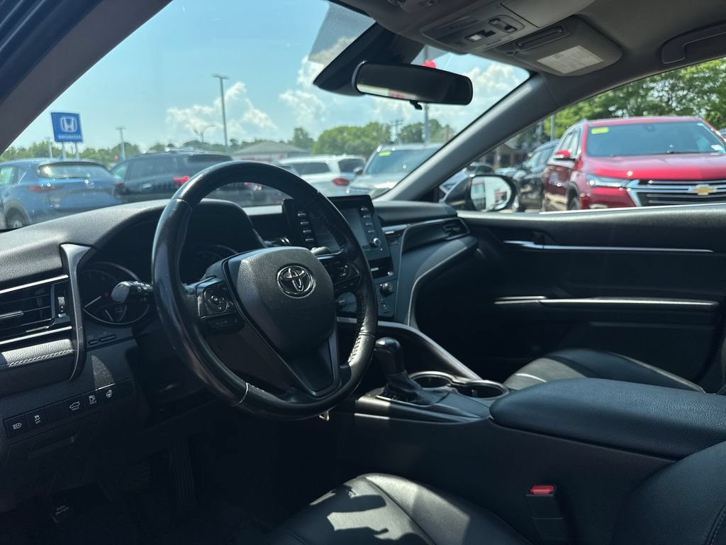 Used 2021 Toyota Camry SE w/ Cold Weather Package FWD image 13