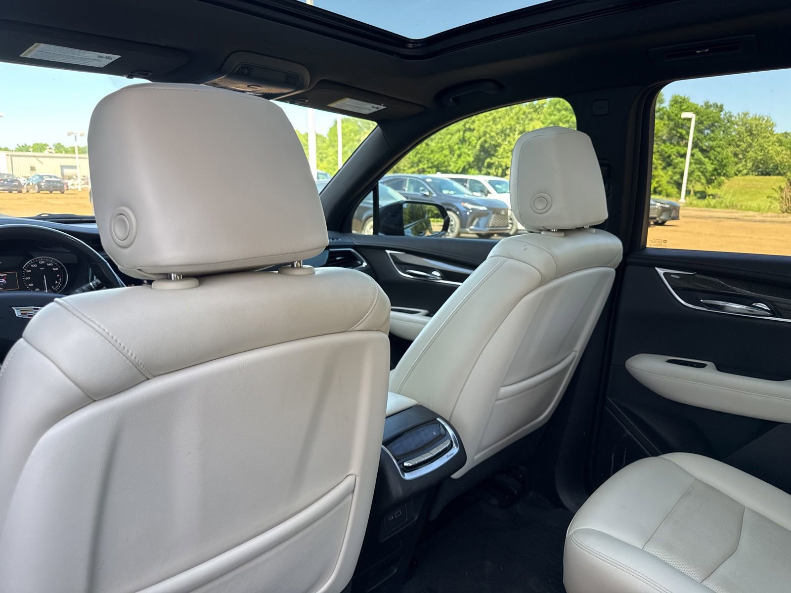 Used 2021 Cadillac XT6 Sport w/ LPO, Floor Liner Package AWD/4WD image 21