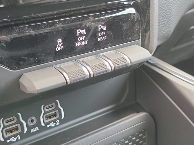 New 2026 RAM 1500 Laramie w/ Sport Appearance Package AWD/4WD image 36