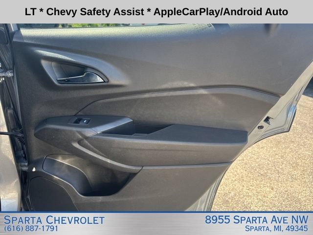 Used 2024 Chevrolet Trax LT FWD image 30