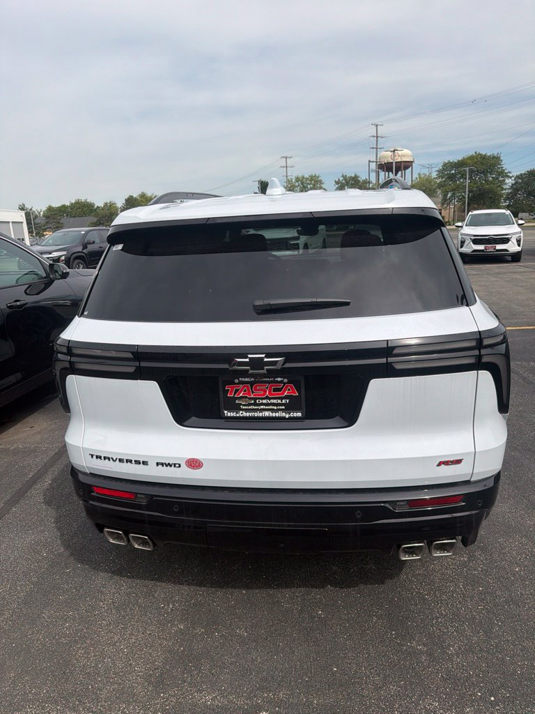 New 2026 Chevrolet Traverse RS w/ LPO, Floor Liner Package AWD/4WD image 5