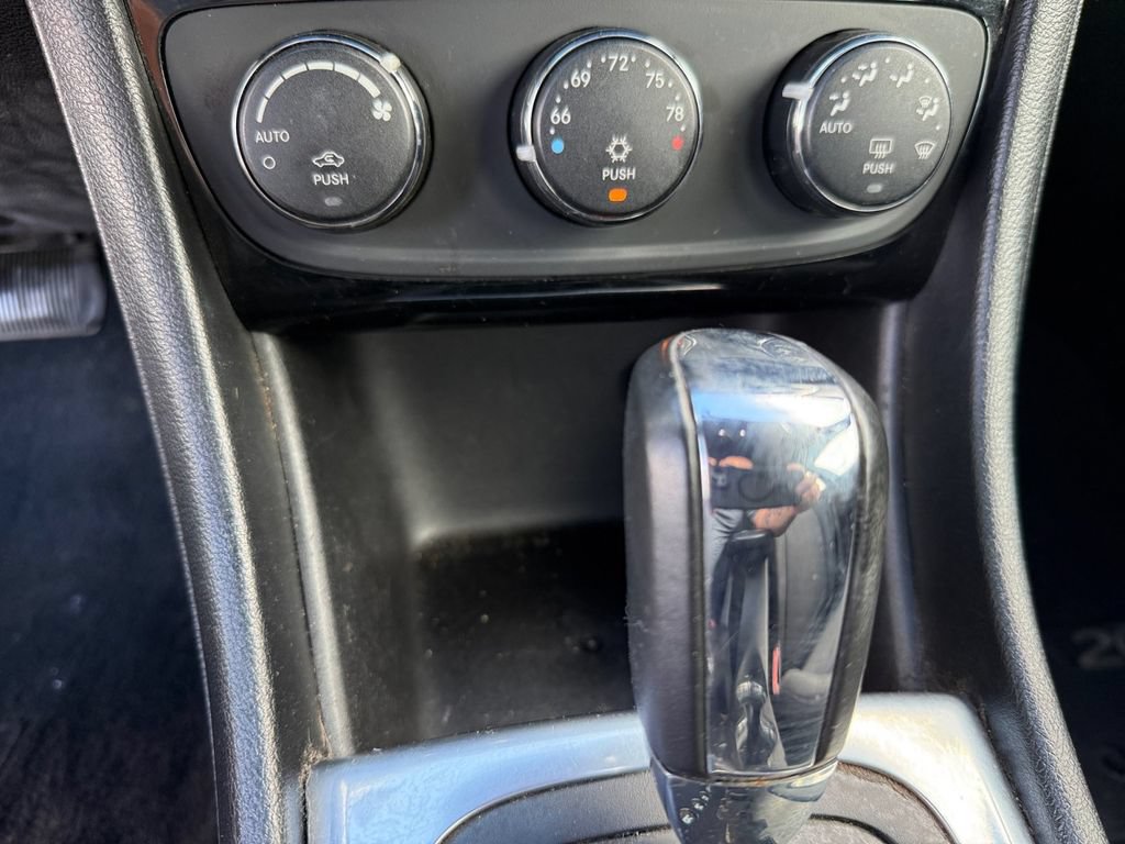 Used 2014 Chrysler 200 Touring FWD image 18