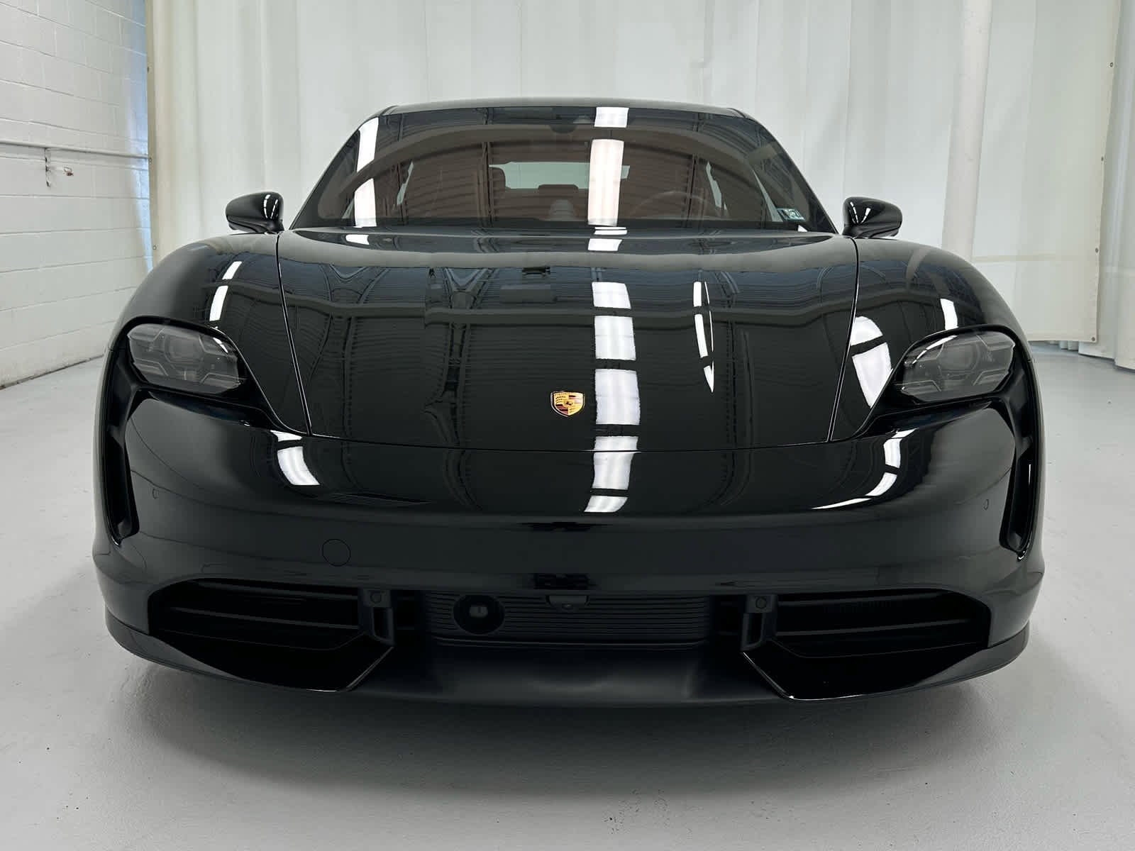 Used 2021 Porsche Taycan Turbo image 5