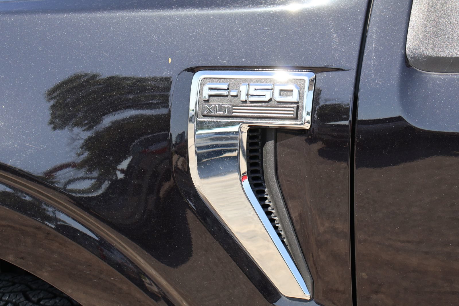 Used 2025 Ford F150 XLT w/ Equipment Group 301A Standard AWD/4WD image 4