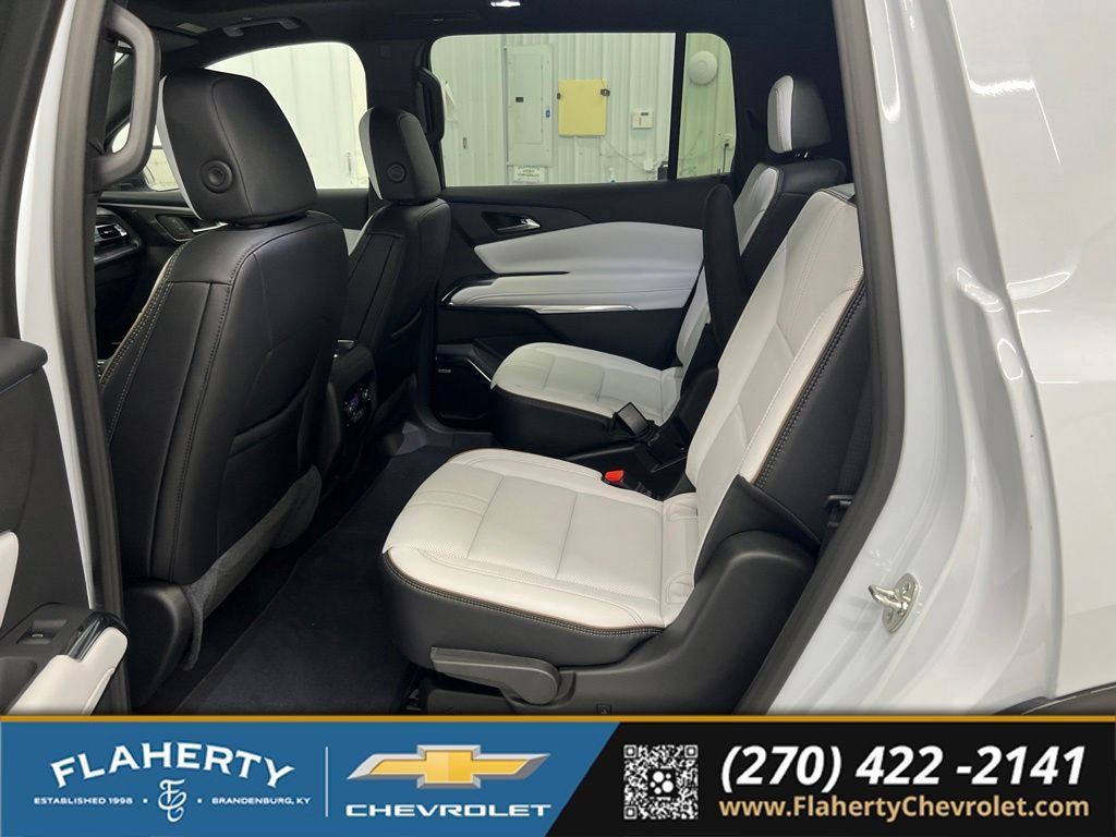 Used 2026 Chevrolet Traverse High Country AWD/4WD image 11