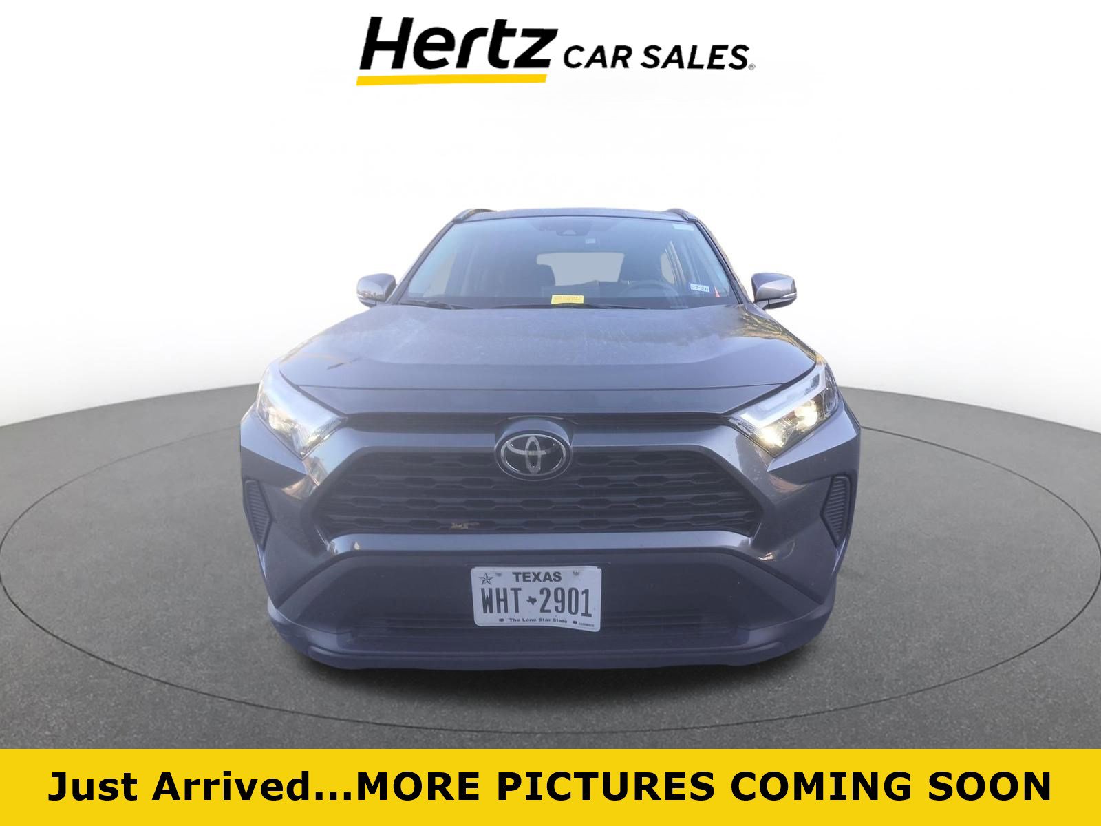 Used 2025 Toyota RAV4 XLE image 1