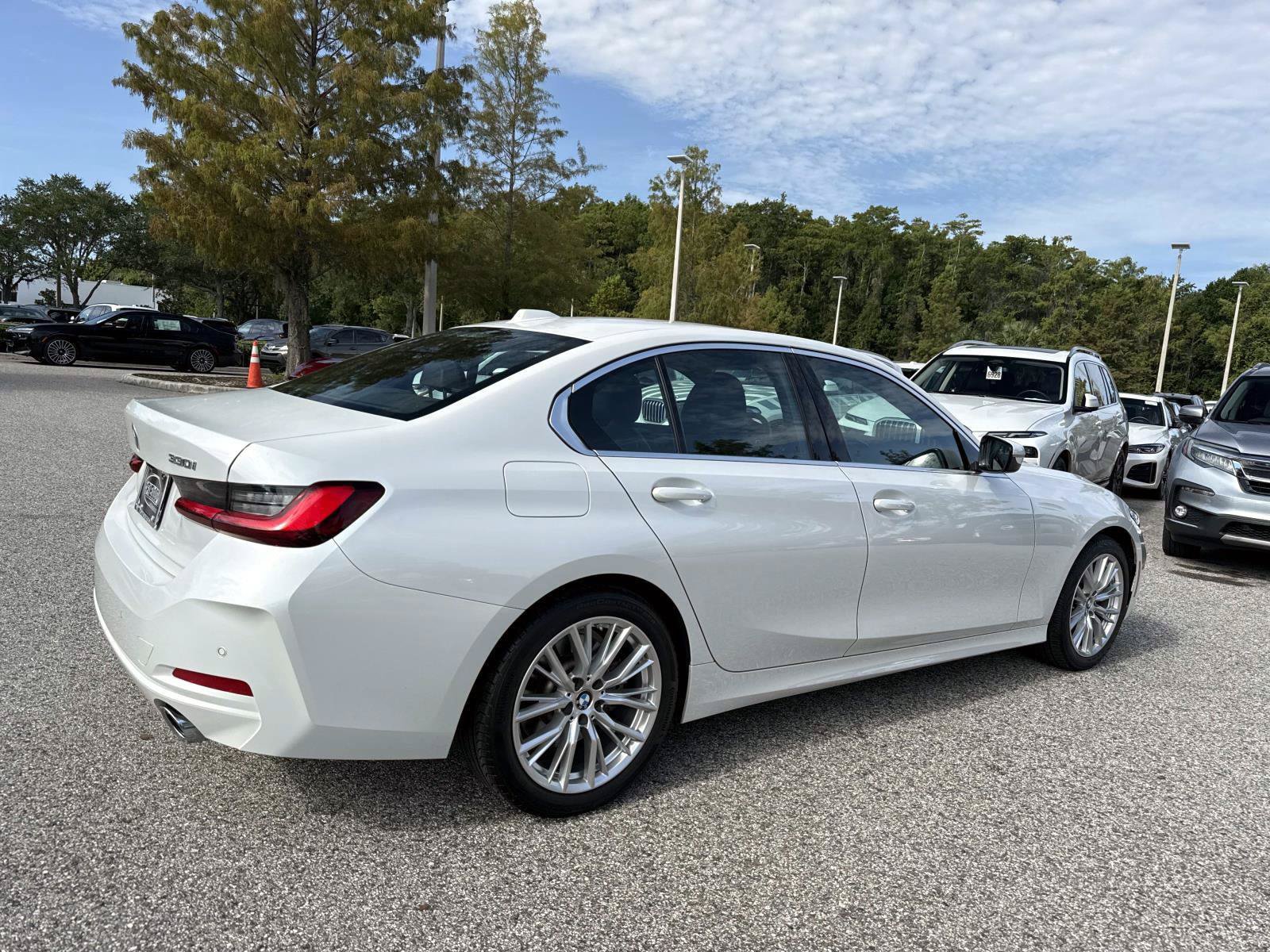 Certified 2024 BMW 330i Sedan w/ Convenience Package RWD image 3