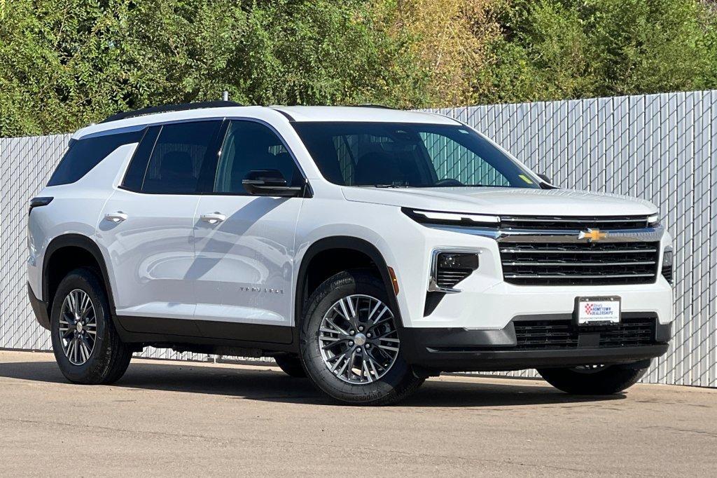 New 2026 Chevrolet Traverse LT w/ Driver Confidence Package image 2
