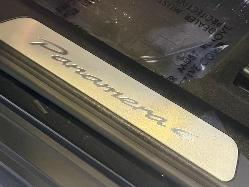 Certified 2025 Porsche Panamera 4 AWD/4WD image 25