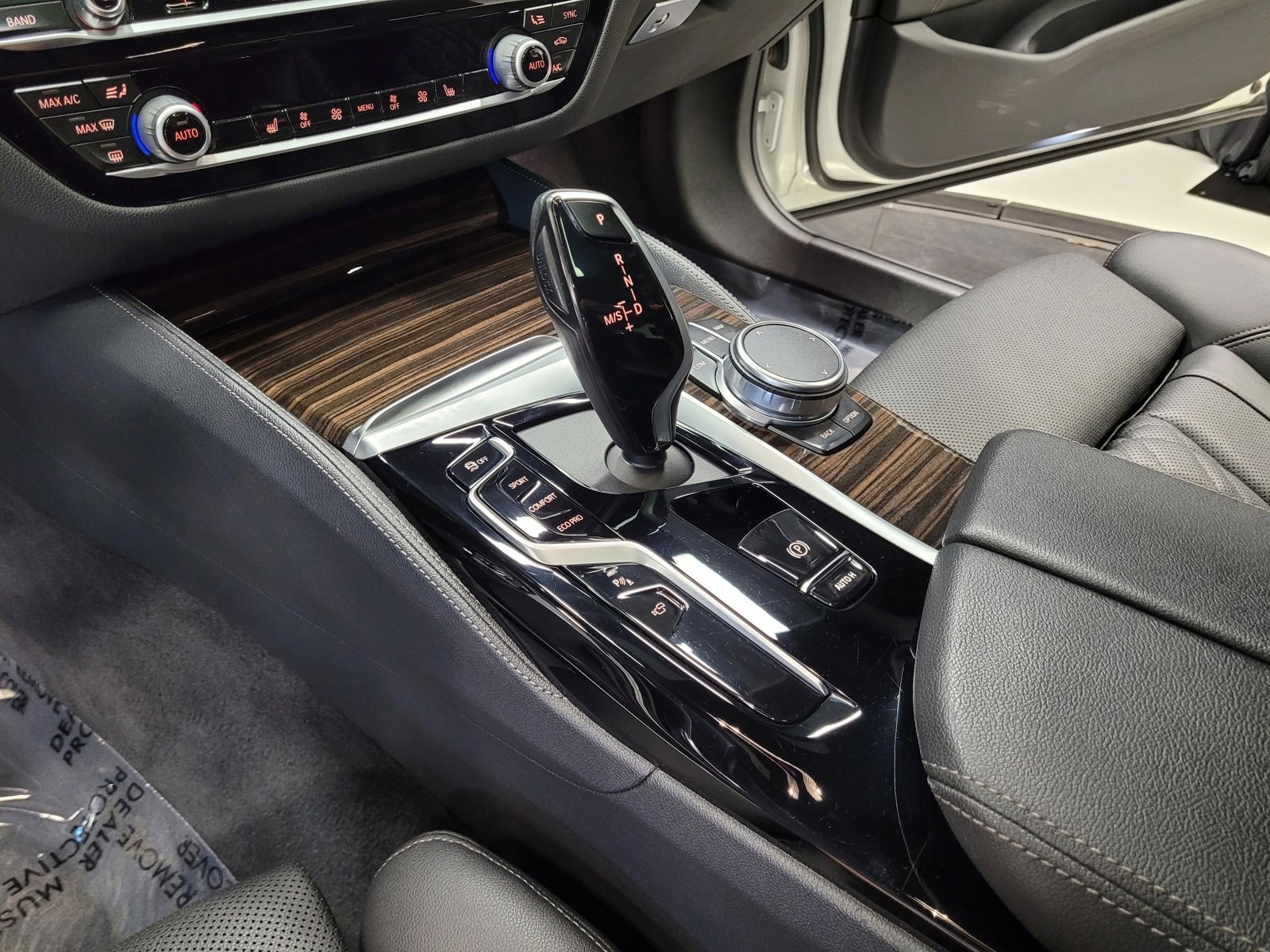 Used 2021 BMW 540i w/ M Sport Package image 24