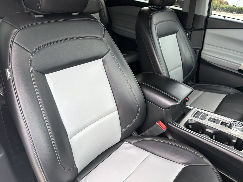 Certified 2023 Ford Explorer XLT w/ Equipment Group 202A RWD image 30