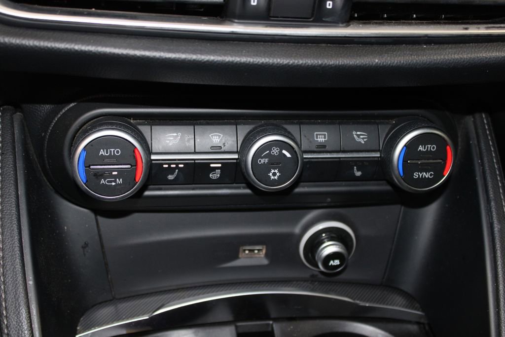 Used 2018 Alfa Romeo Stelvio Ti Sport image 28