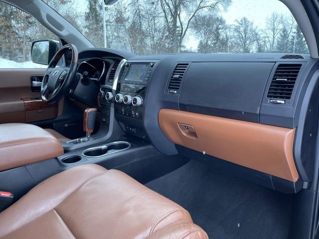 Used 2020 Toyota Sequoia Platinum image 31