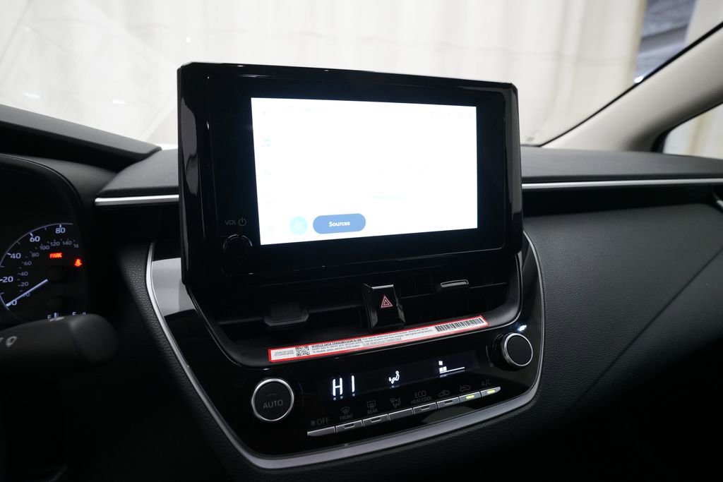 Used 2025 Toyota Corolla LE FWD image 6
