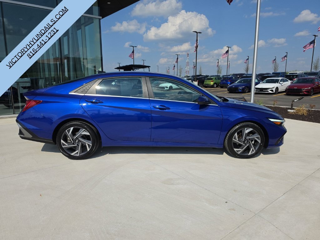 Used 2025 Hyundai Elantra SEL FWD image 7
