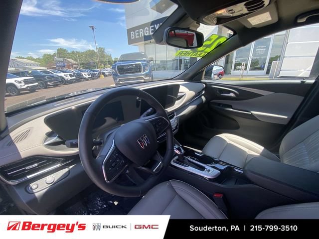 Used 2025 Buick Envista Sport Touring FWD image 12