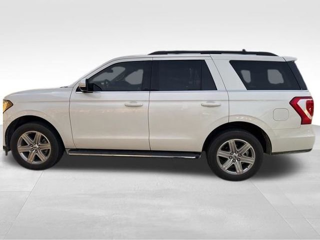 Used 2020 Ford Expedition XLT w/ Equipment Group 202A AWD/4WD image 12