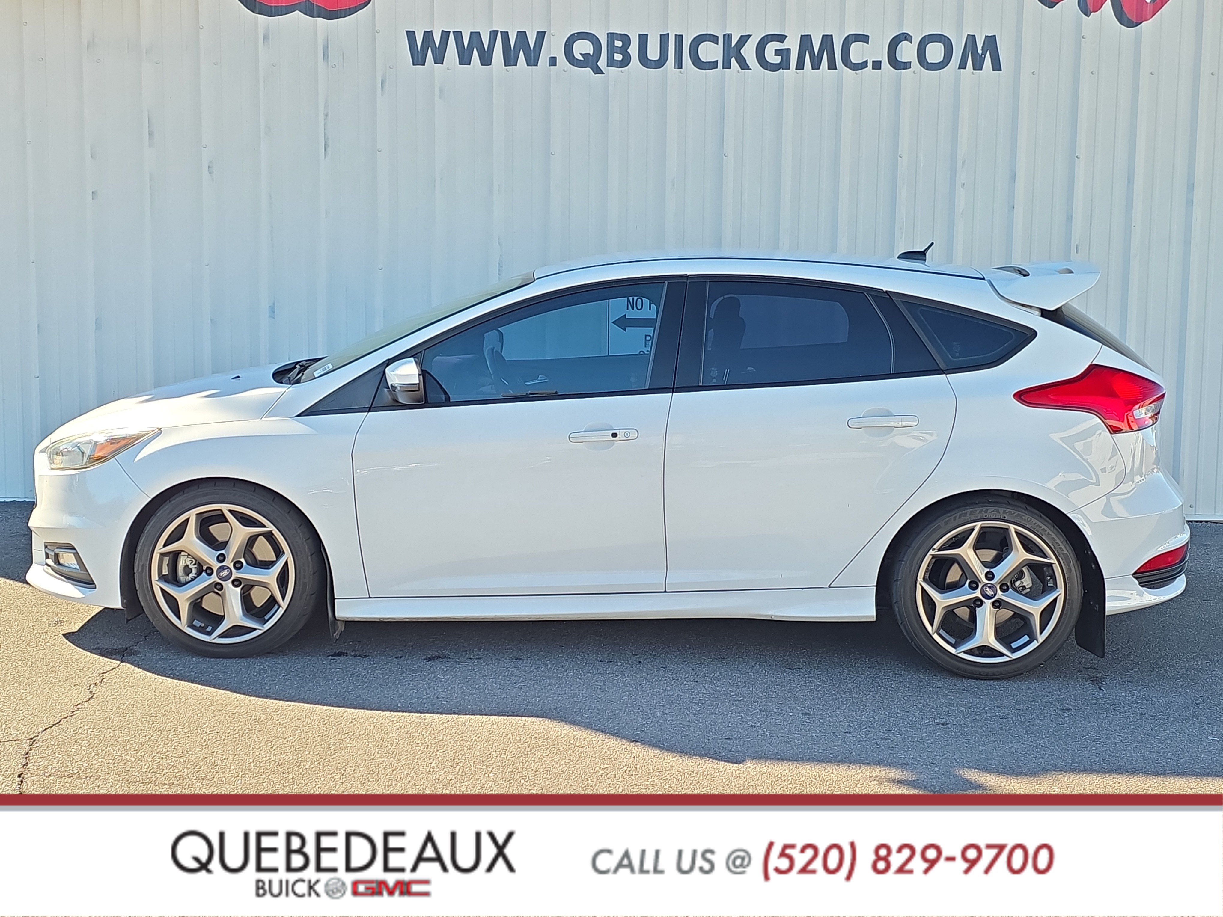 Used 2018 Ford Focus ST FWD image 4