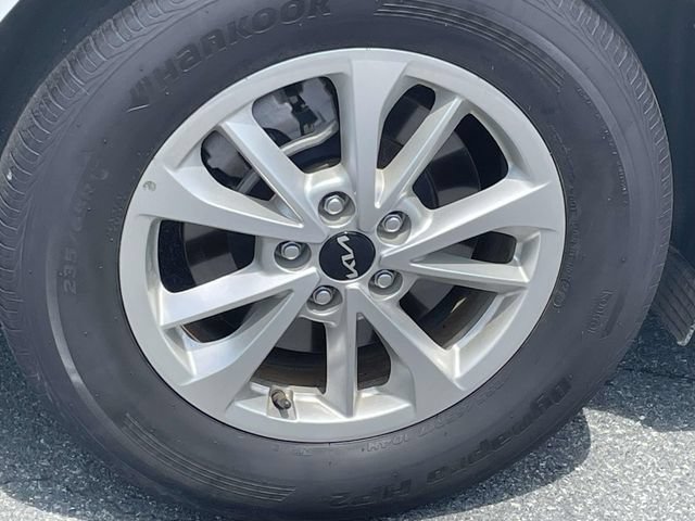 Certified 2024 Kia Carnival LX FWD image 7