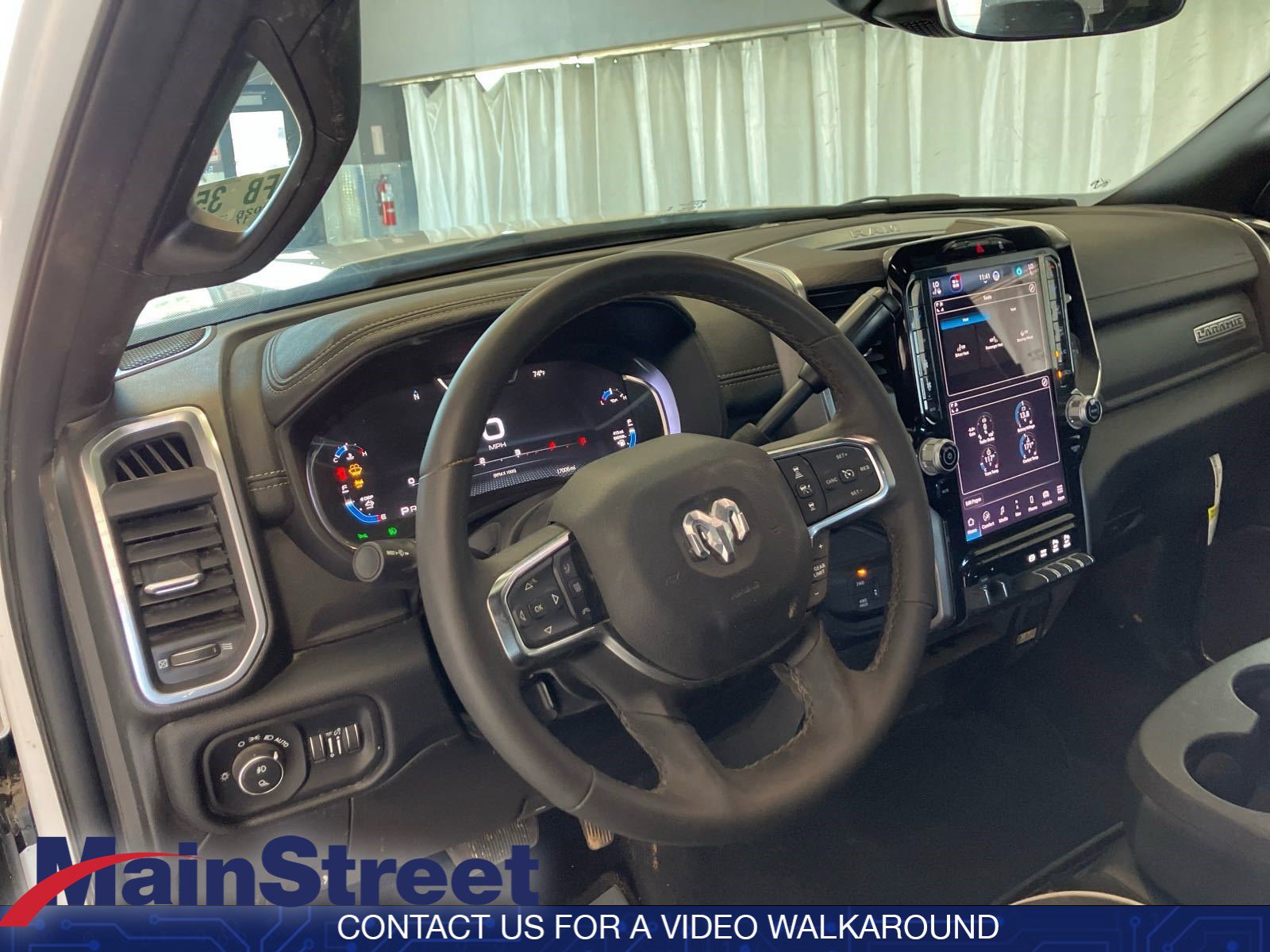 Used 2026 RAM 2500 Laramie AWD/4WD image 5