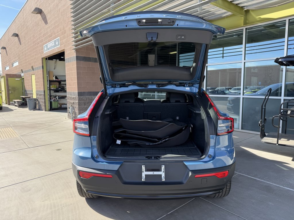 Used 2024 Volvo C40 P8 Recharge Ultimate w/ Protection Package Premier image 35
