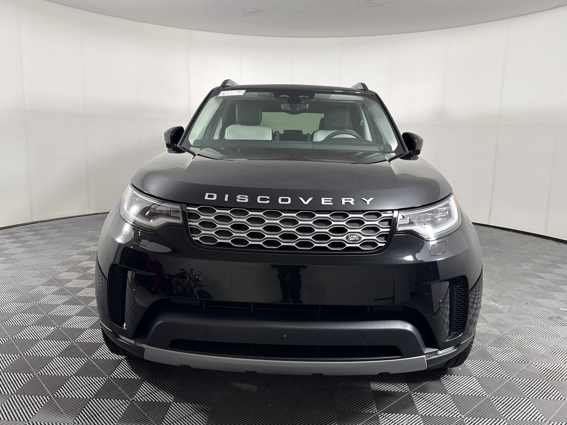 New 2026 Land Rover Discovery S AWD/4WD image 6