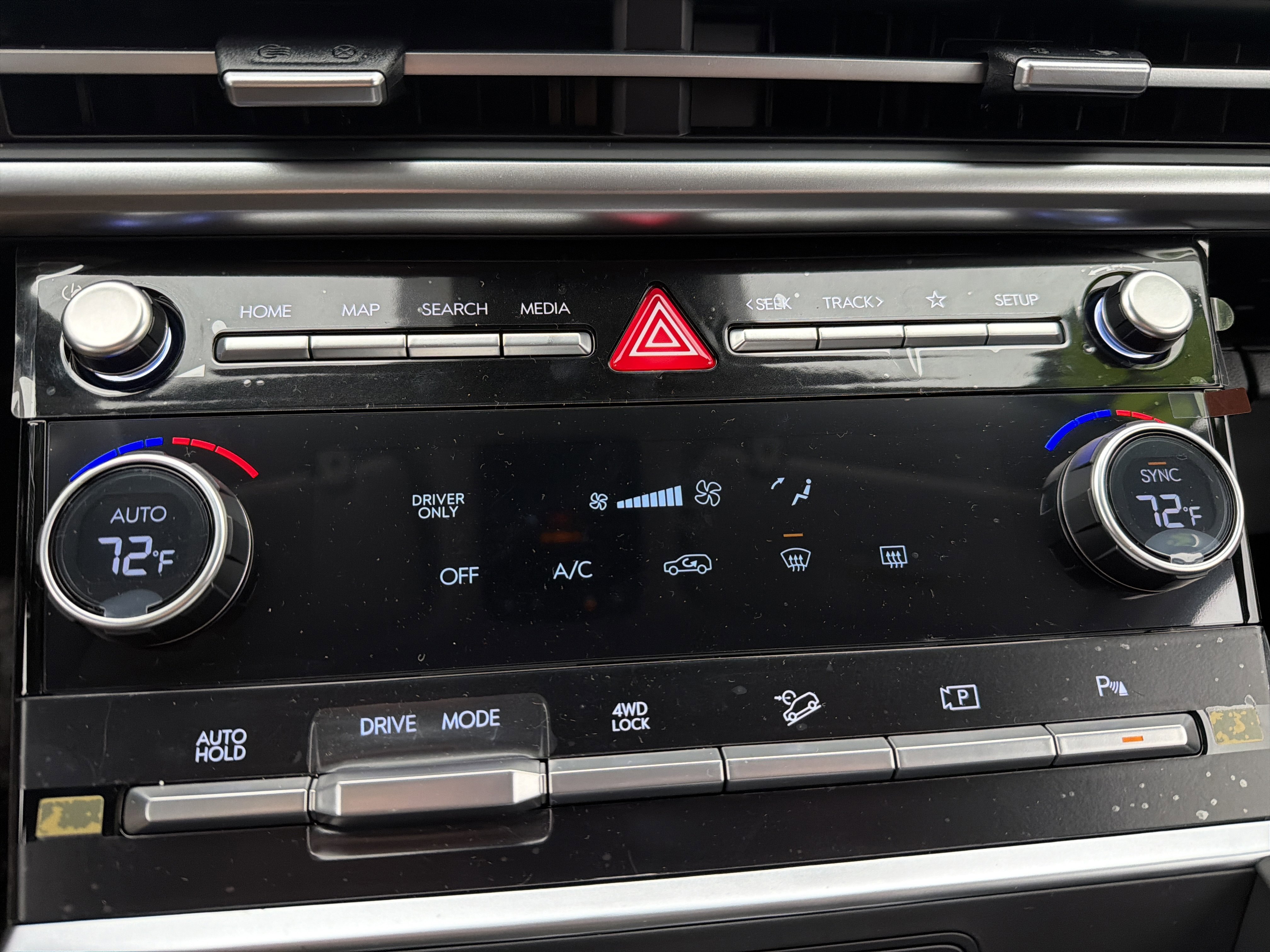 New 2026 Hyundai Santa Fe SE AWD/4WD image 18