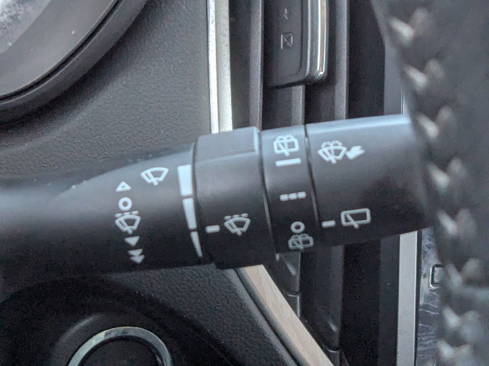 Used 2022 Subaru Forester Limited AWD/4WD image 30