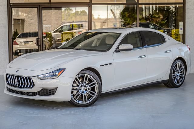 Used 2018 Maserati Ghibli RWD image 2