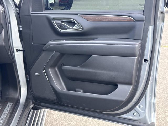 Used 2023 Chevrolet Suburban High Country image 8