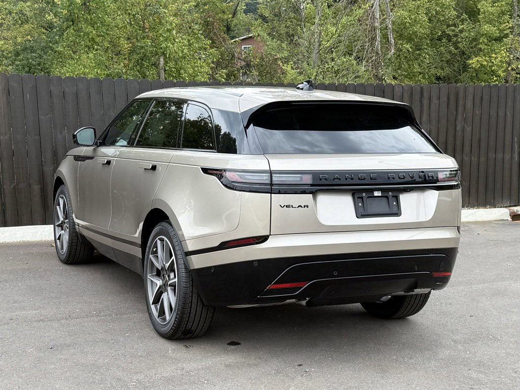 New 2026 Land Rover Range Rover Velar Dynamic SE image 3