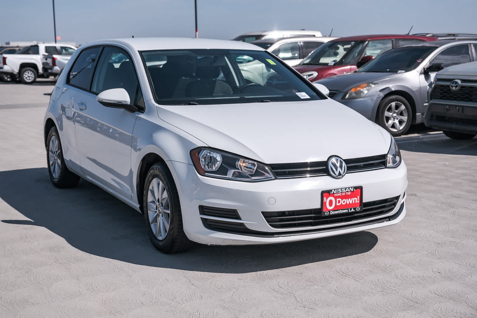 Used 2016 Volkswagen Golf S FWD image 3