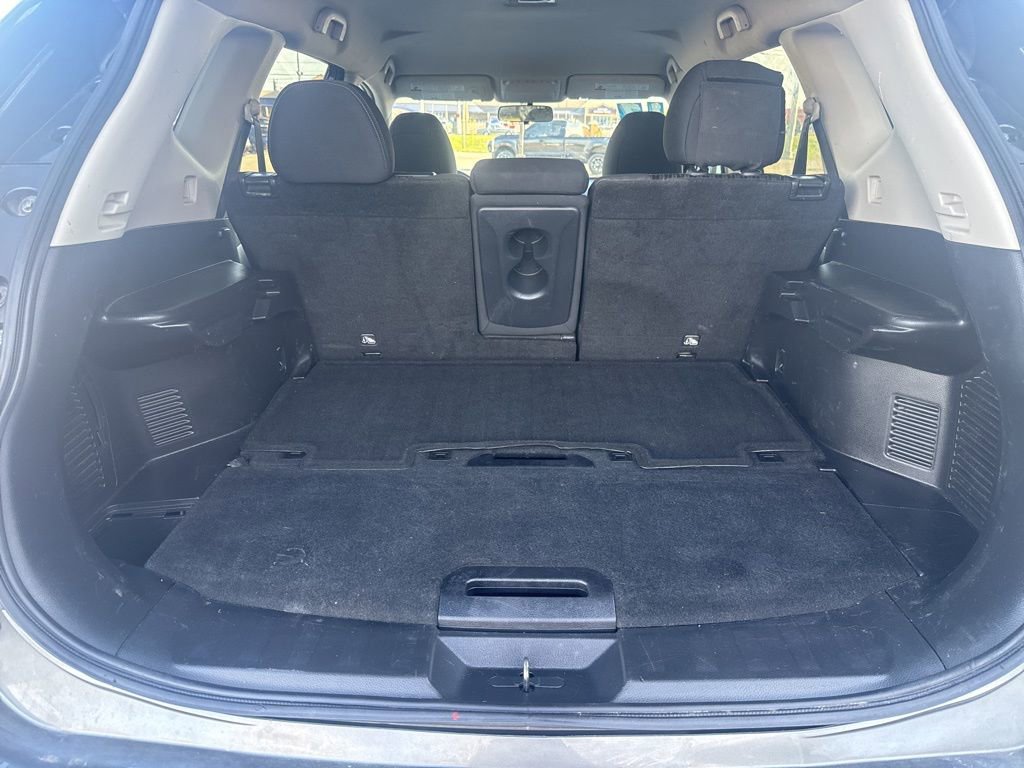 Used 2017 Nissan Rogue SV w/ SV Premium Package image 9