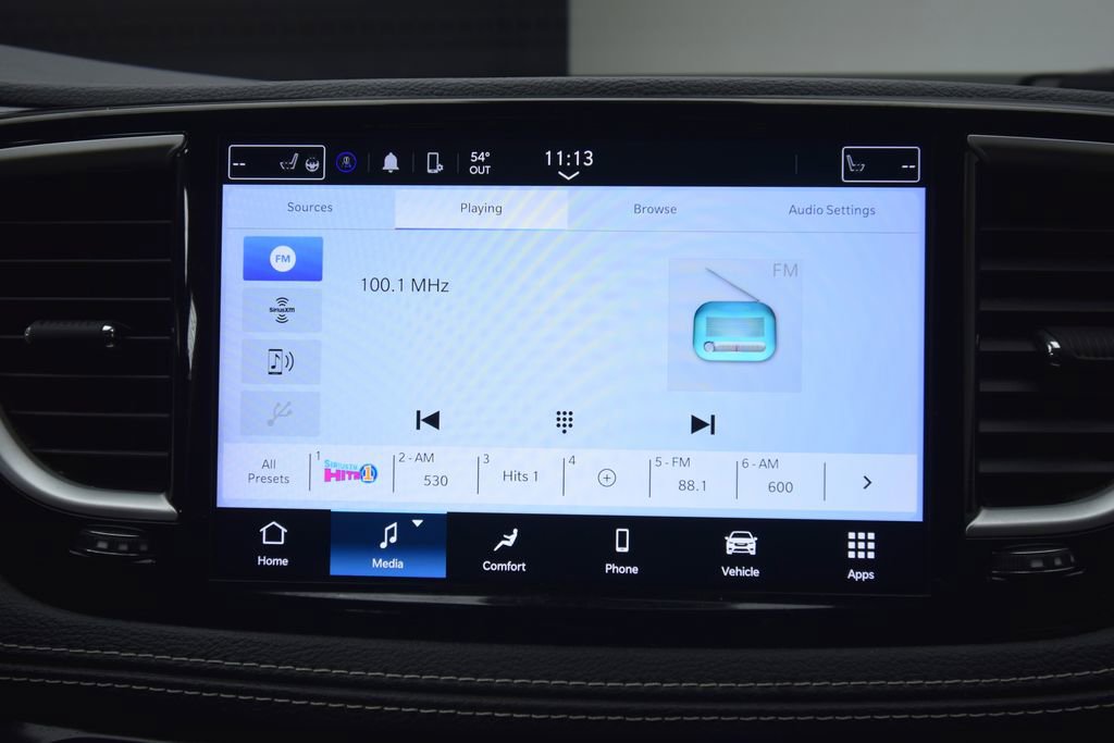 Used 2022 Chrysler Pacifica Touring-L image 17