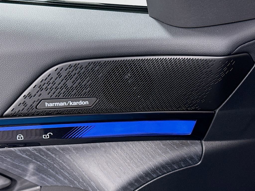 Used 2026 BMW i5 eDrive40 w/ M Sport Package image 19