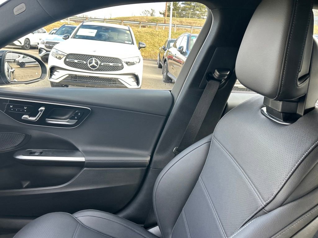 Used 2025 Mercedes-Benz C 300 4MATIC Sedan image 14