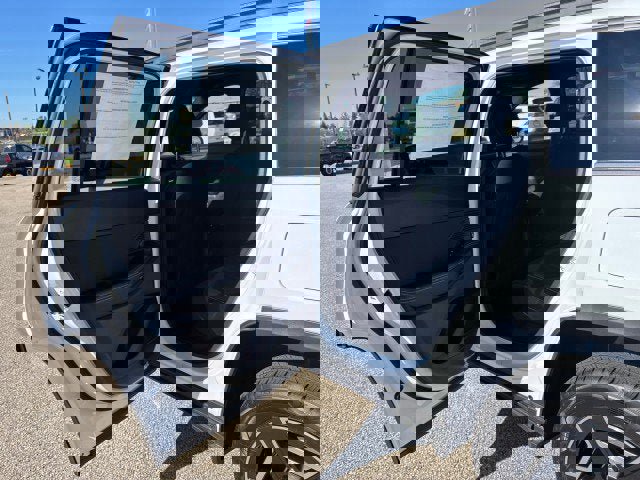 Used 2026 Jeep Cherokee Laredo AWD/4WD image 17