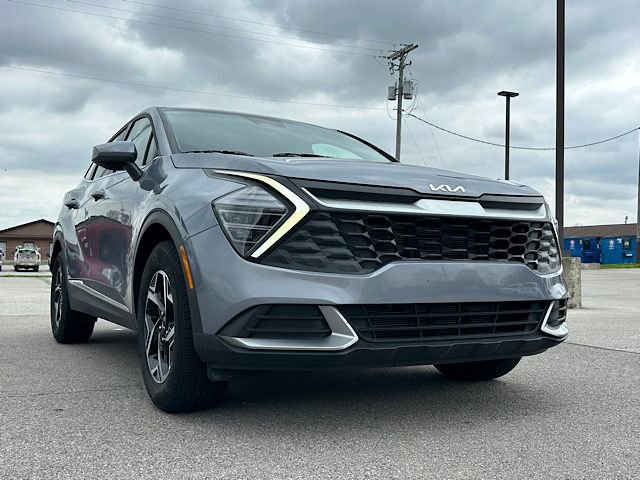 Used 2025 Kia Sportage LX FWD image 11