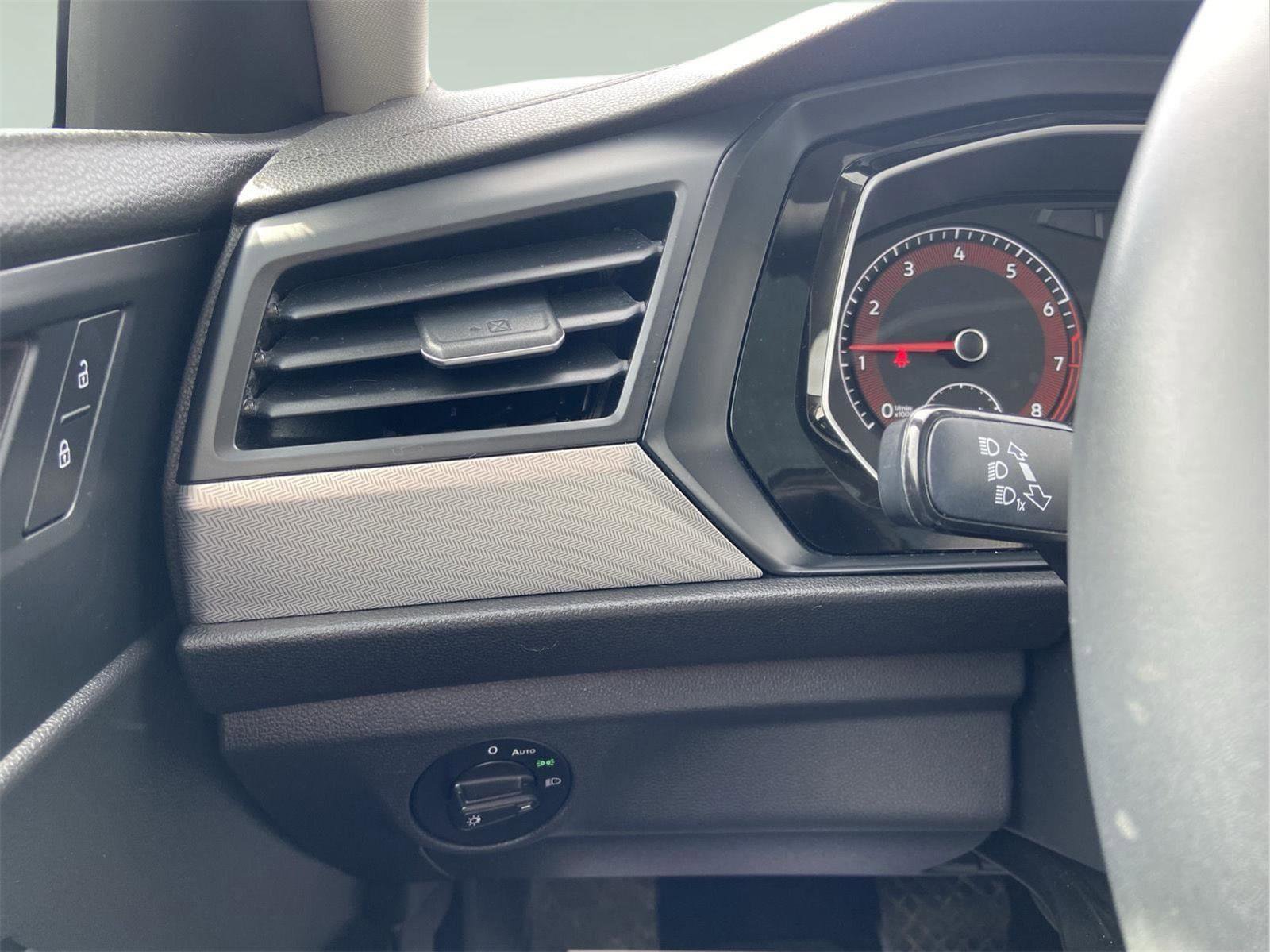 Used 2020 Volkswagen Jetta SE image 54