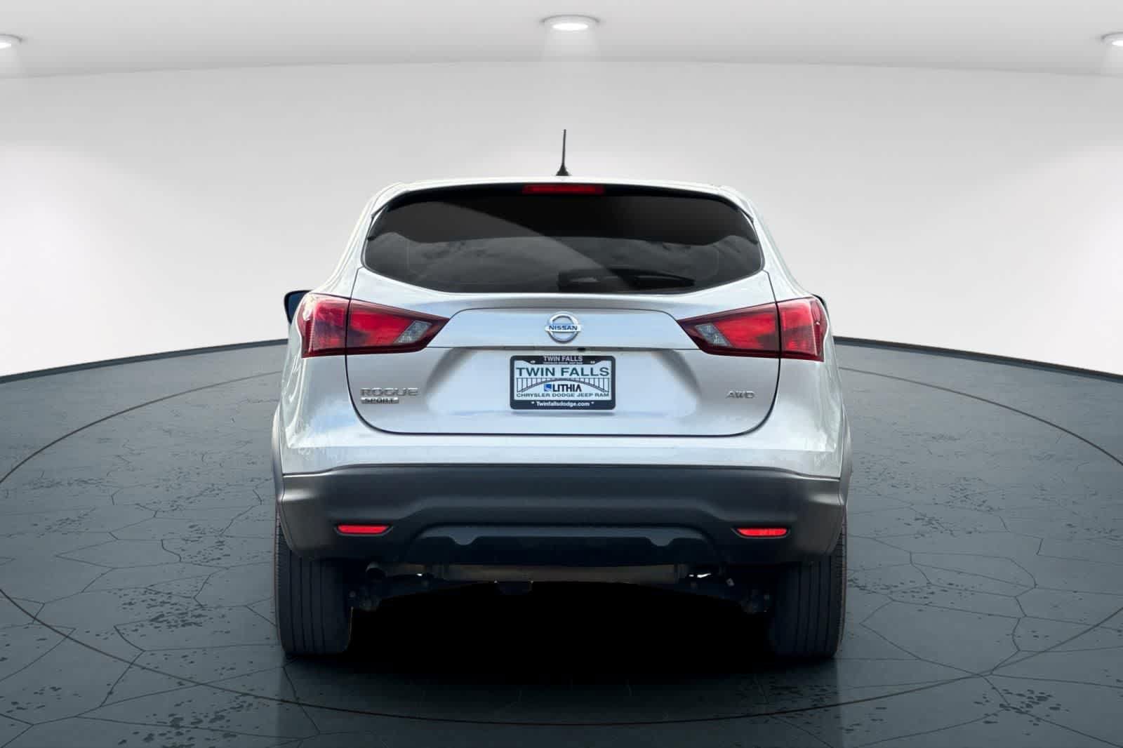 Used 2018 Nissan Rogue Sport S AWD/4WD image 7