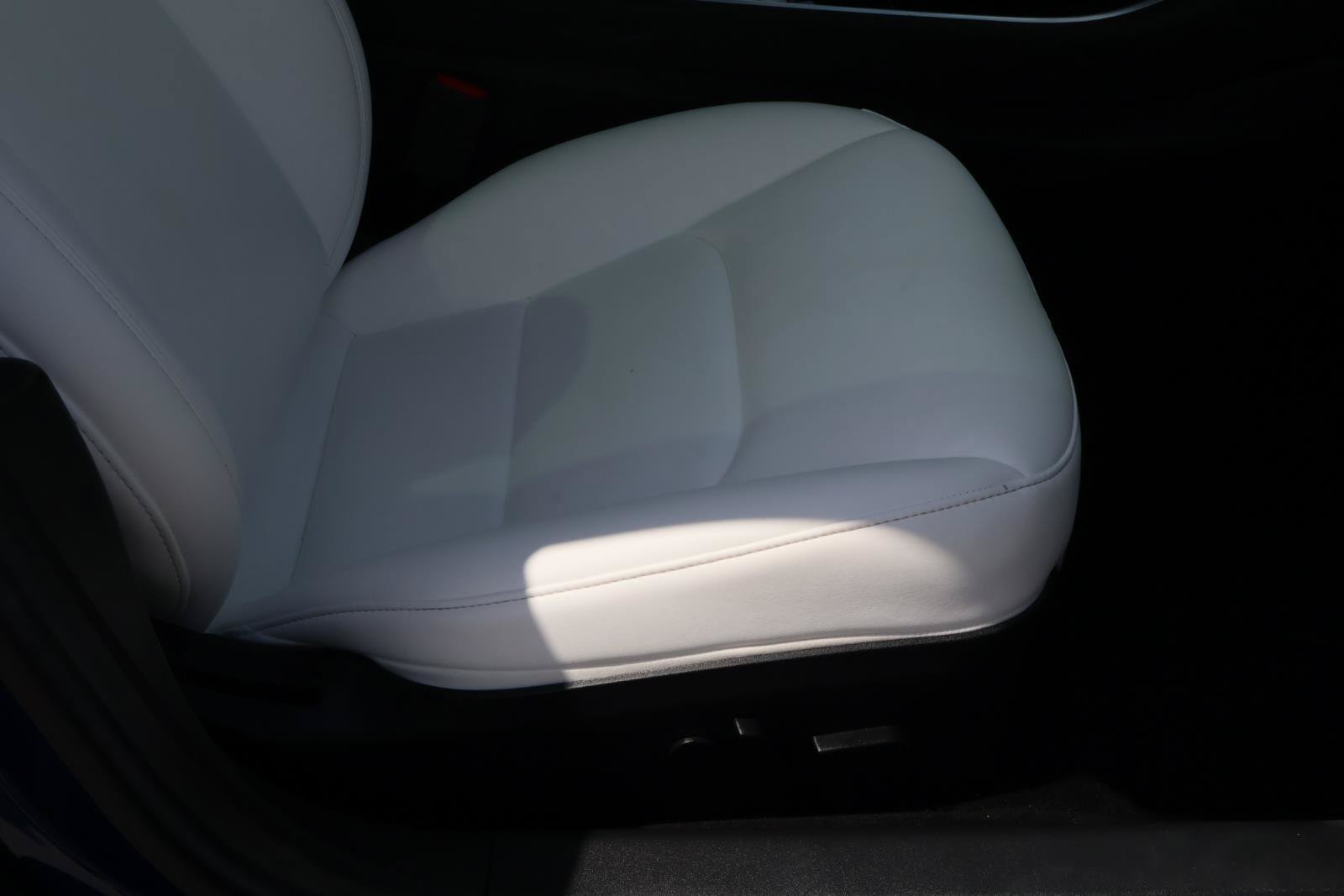 Used 2019 Tesla Model 3 Standard Range RWD image 16