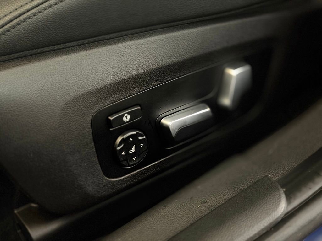 Used 2020 BMW 330i xDrive Sedan w/ Convenience Package image 17