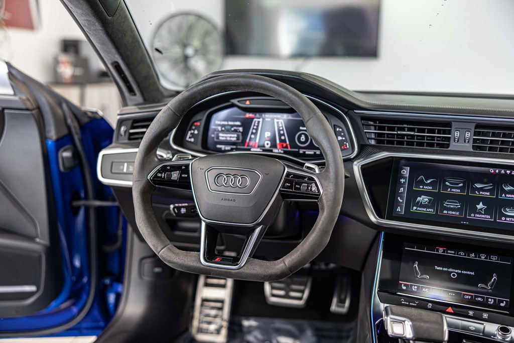 Used 2022 Audi RS 7 Sportback w/ RS 7 Executive Package image 38