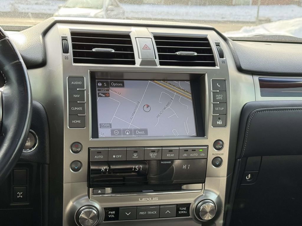 Used 2018 Lexus GX 460 Premium w/ Premium Package image 10