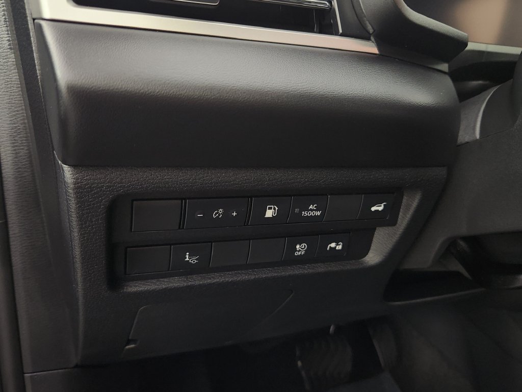 Used 2026 Nissan Rogue Platinum w/ Family Package AWD/4WD image 23