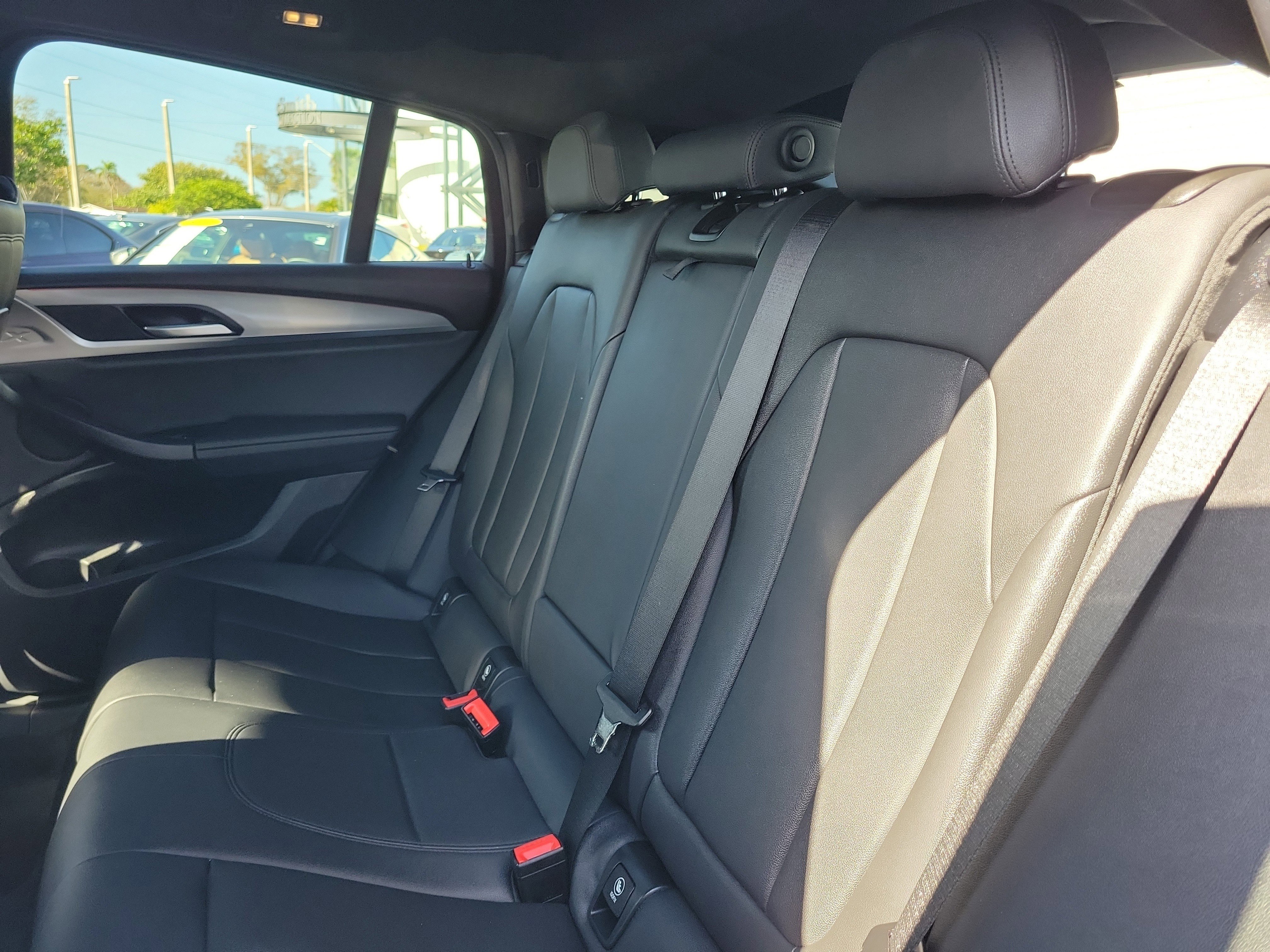 Used 2020 BMW X4 xDrive30i w/ Convenience Package image 11