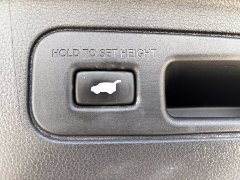 Used 2025 Honda Pilot Touring image 14