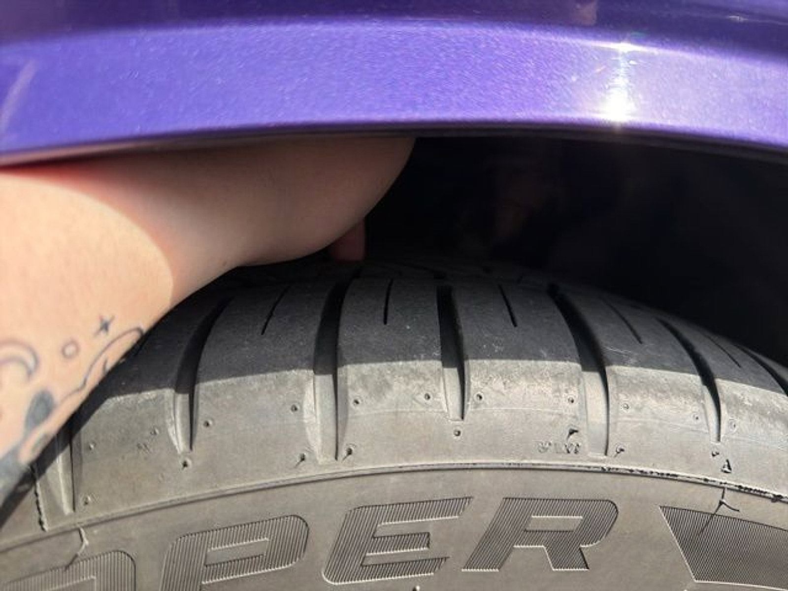 Used 2010 Dodge Challenger SRT8 w/ Plum Crazy Group image 3