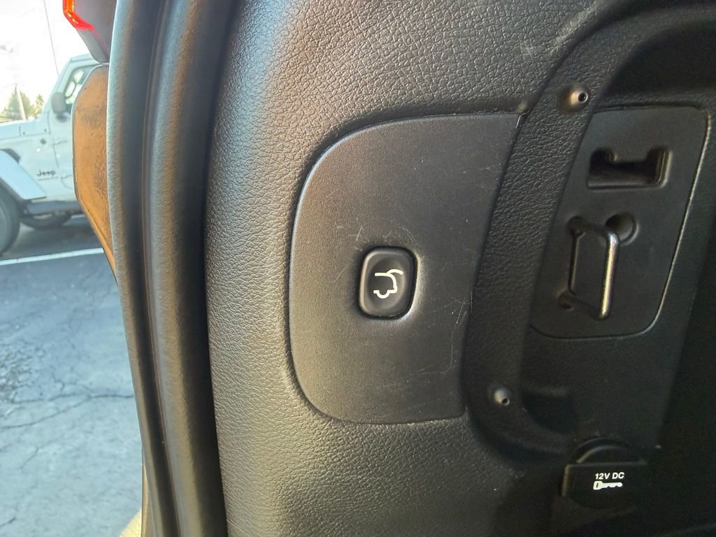 Used 2016 Jeep Cherokee Trailhawk w/ Comfort/Convenience Group image 42